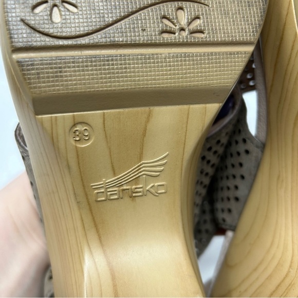 Dansko Jacinda Tuape Brown Perforated Leather Slingback Sandals Size 39 - Picture 10 of 13